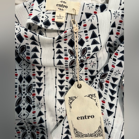 NWT size L white cold shoulder shirt with navy and red pattern - Picture 2 of 3